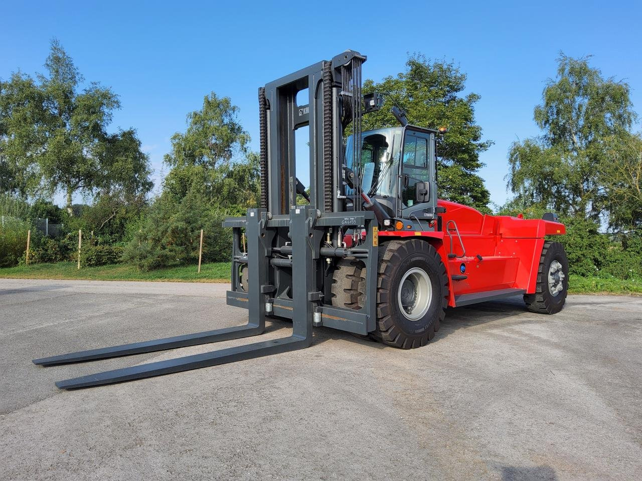 Kalmar DCG330-12 - Diesel forklift: picture 2 Kalmar DCG330-12 - Diesel forklift: picture 2