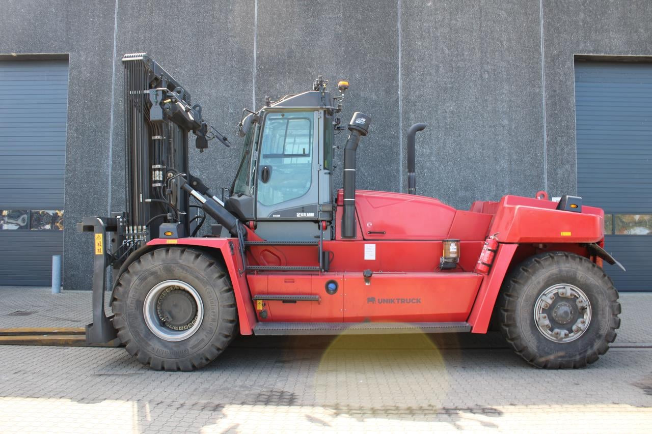Kalmar DCG330-12 - Diesel forklift: picture 1 Kalmar DCG330-12 - Diesel forklift: picture 1