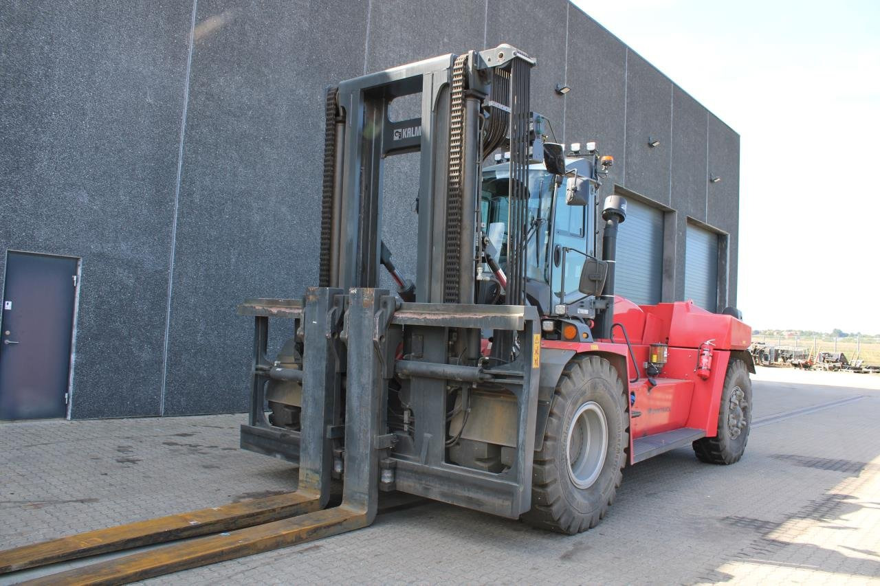 Kalmar DCG330-12 - Diesel forklift: picture 2 Kalmar DCG330-12 - Diesel forklift: picture 2