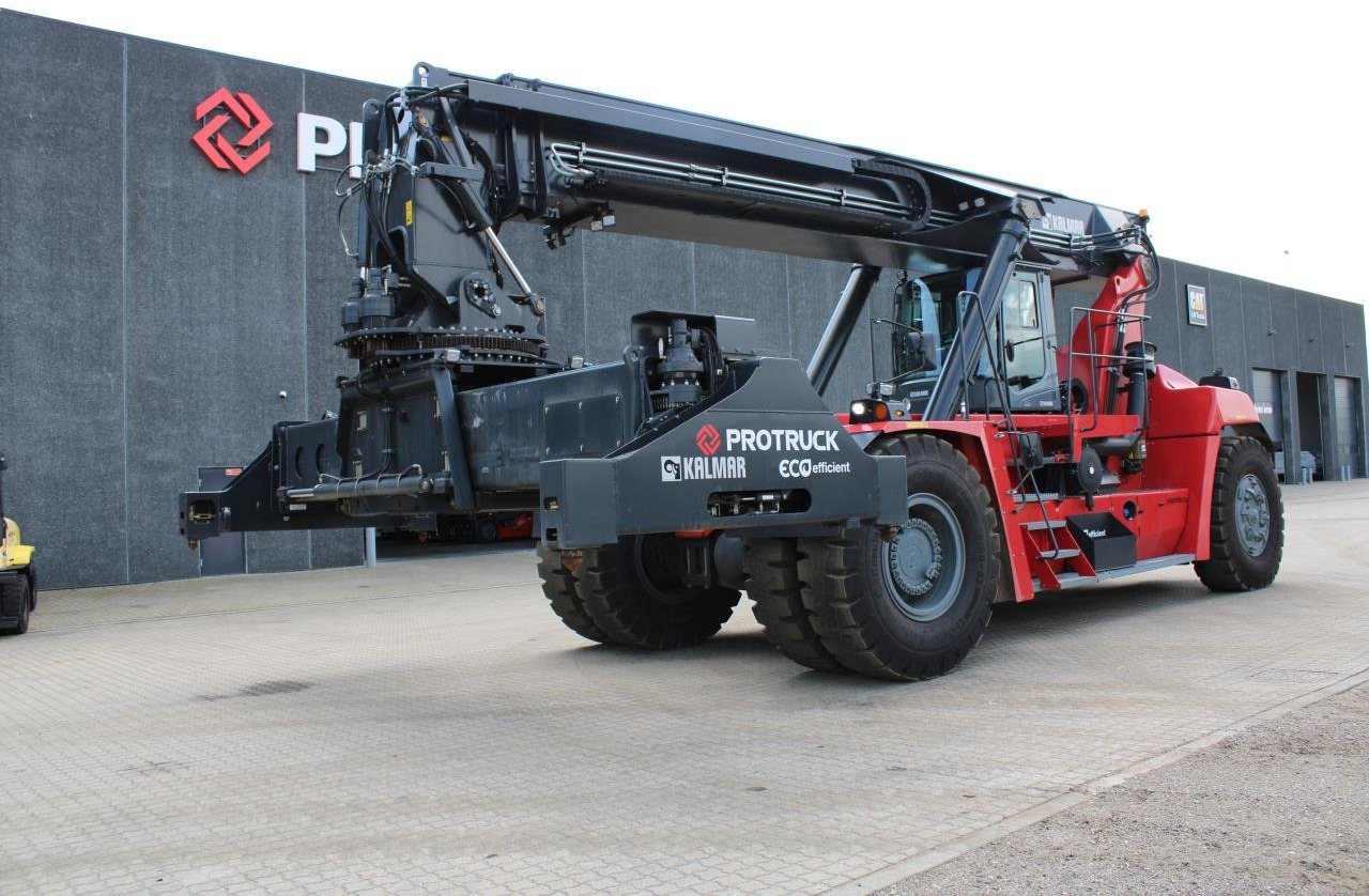 Kalmar DRG450-65S5XE - Reach stacker: picture 2 Kalmar DRG450-65S5XE - Reach stacker: picture 2
