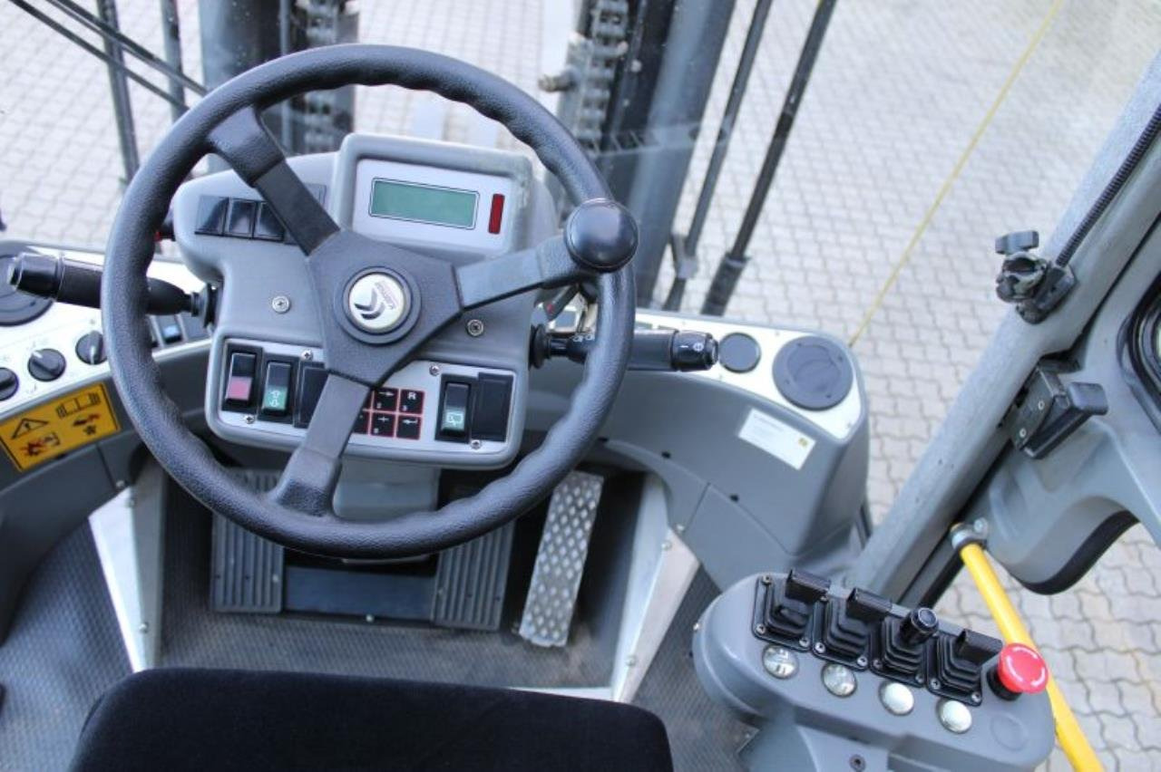 Kalmar ECD80-6 - Electric forklift: picture 4 Kalmar ECD80-6 - Electric forklift: picture 4