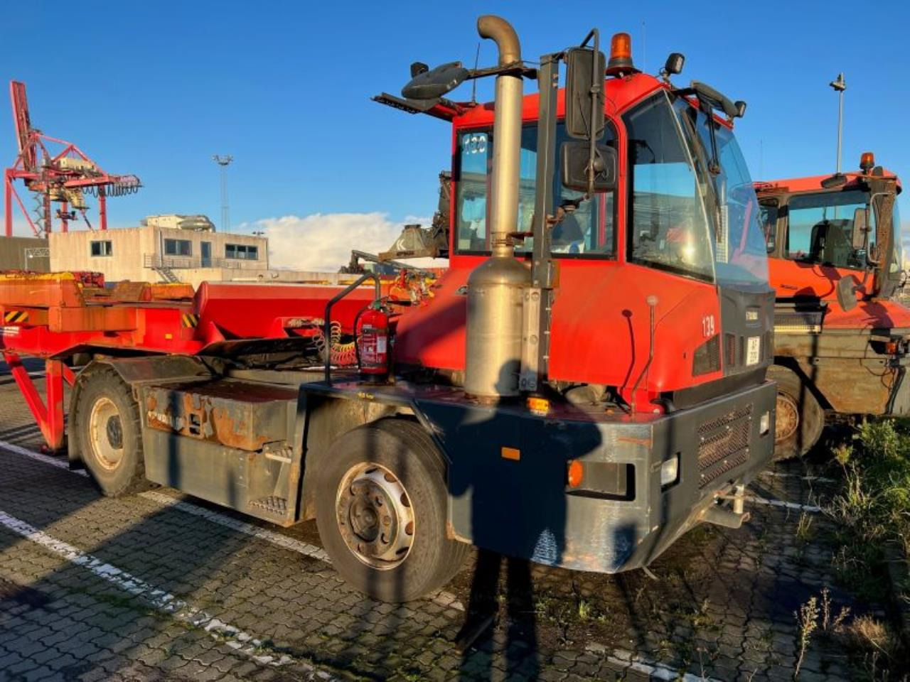 Kalmar TT618I - Terminal tractor: picture 1 Kalmar TT618I - Terminal tractor: picture 1