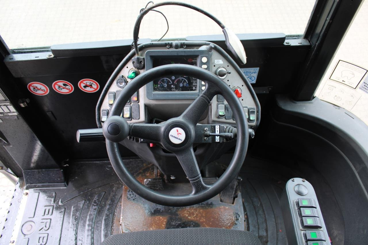 Terberg TT223 - Terminal tractor: picture 4 Terberg TT223 - Terminal tractor: picture 4