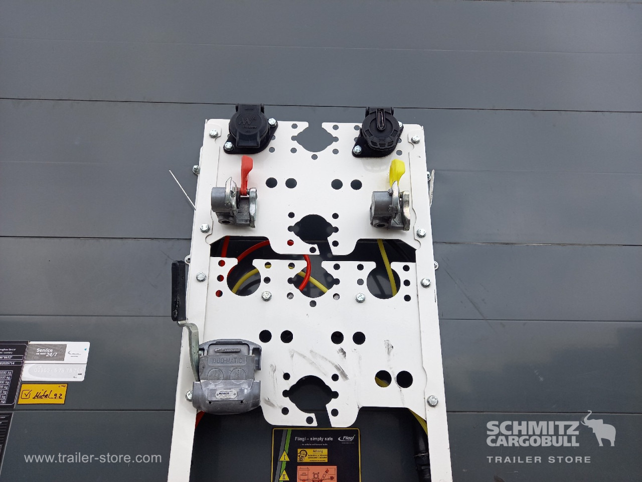 FLIEGL Auflieger Curtainsider Coil - Curtainsider semi-trailer: picture 5 FLIEGL Auflieger Curtainsider Coil - Curtainsider semi-trailer: picture 5