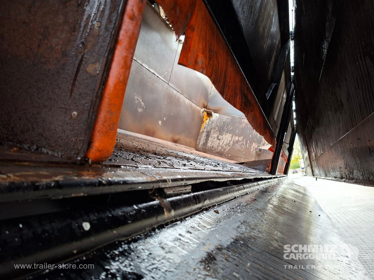 KEMPF Auflieger Kipper Stahlrundmulde 36m³ - Tipper semi-trailer: picture 3 KEMPF Auflieger Kipper Stahlrundmulde 36m³ - Tipper semi-trailer: picture 3