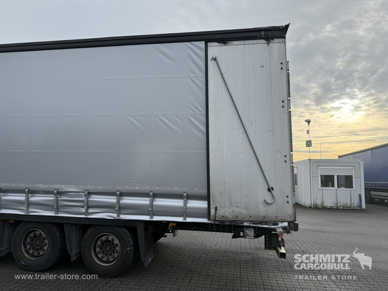 SCHMITZ Auflieger Curtainsider Mega - Curtainsider semi-trailer: picture 2 SCHMITZ Auflieger Curtainsider Mega - Curtainsider semi-trailer: picture 2