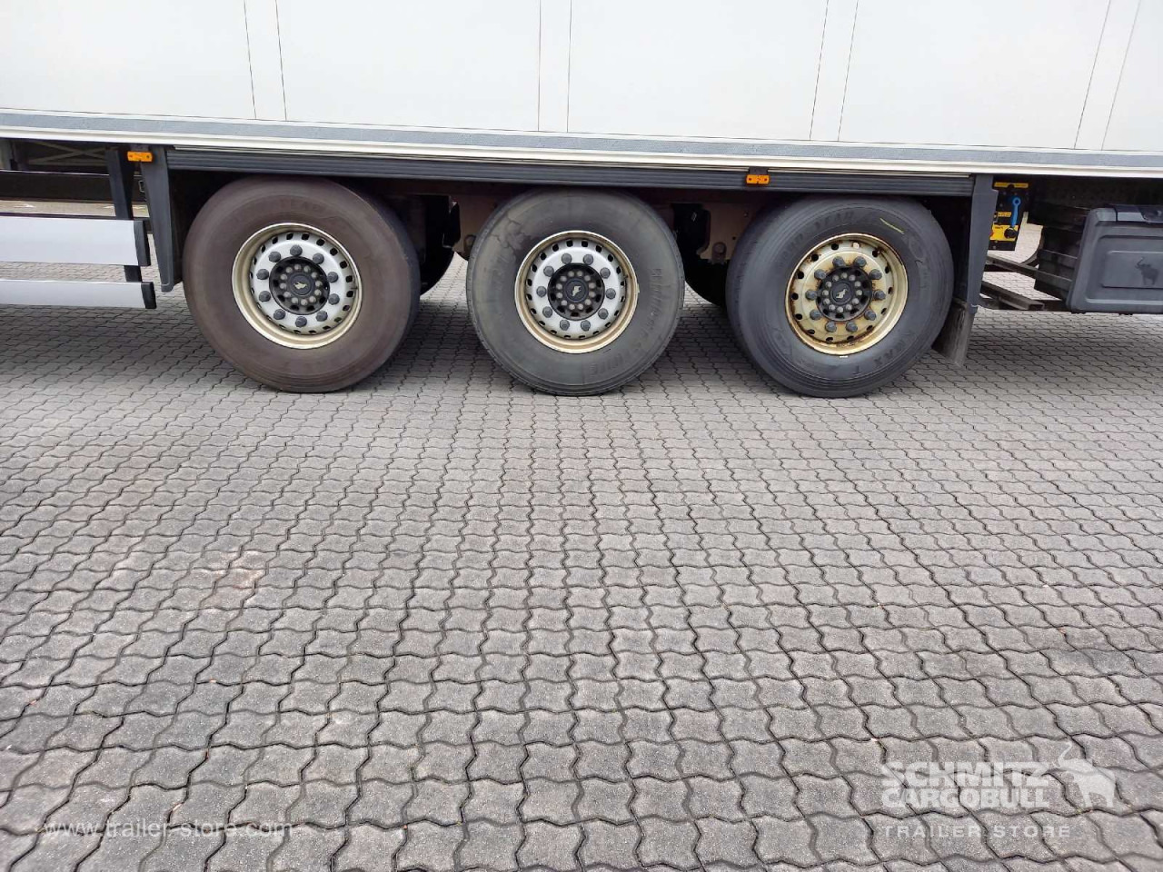 SCHMITZ Auflieger Tiefkühler Standard Double deck - Isothermal semi-trailer: picture 2 SCHMITZ Auflieger Tiefkühler Standard Double deck - Isothermal semi-trailer: picture 2