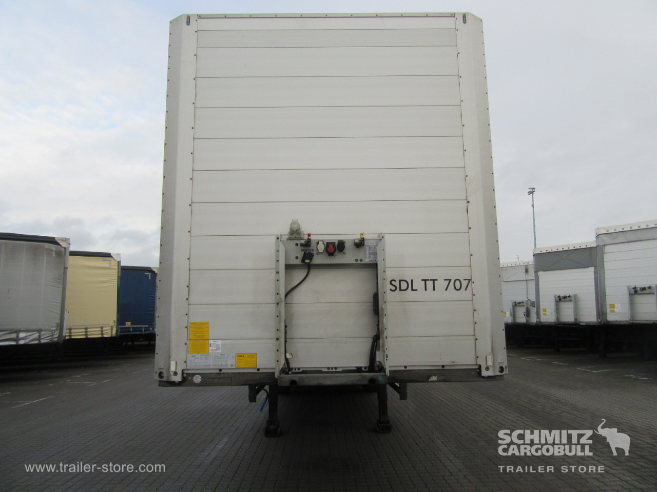 Closed box semi-trailer SCHMITZ Auflieger Trockenfrachtkoffer Standard Taillift: picture 10