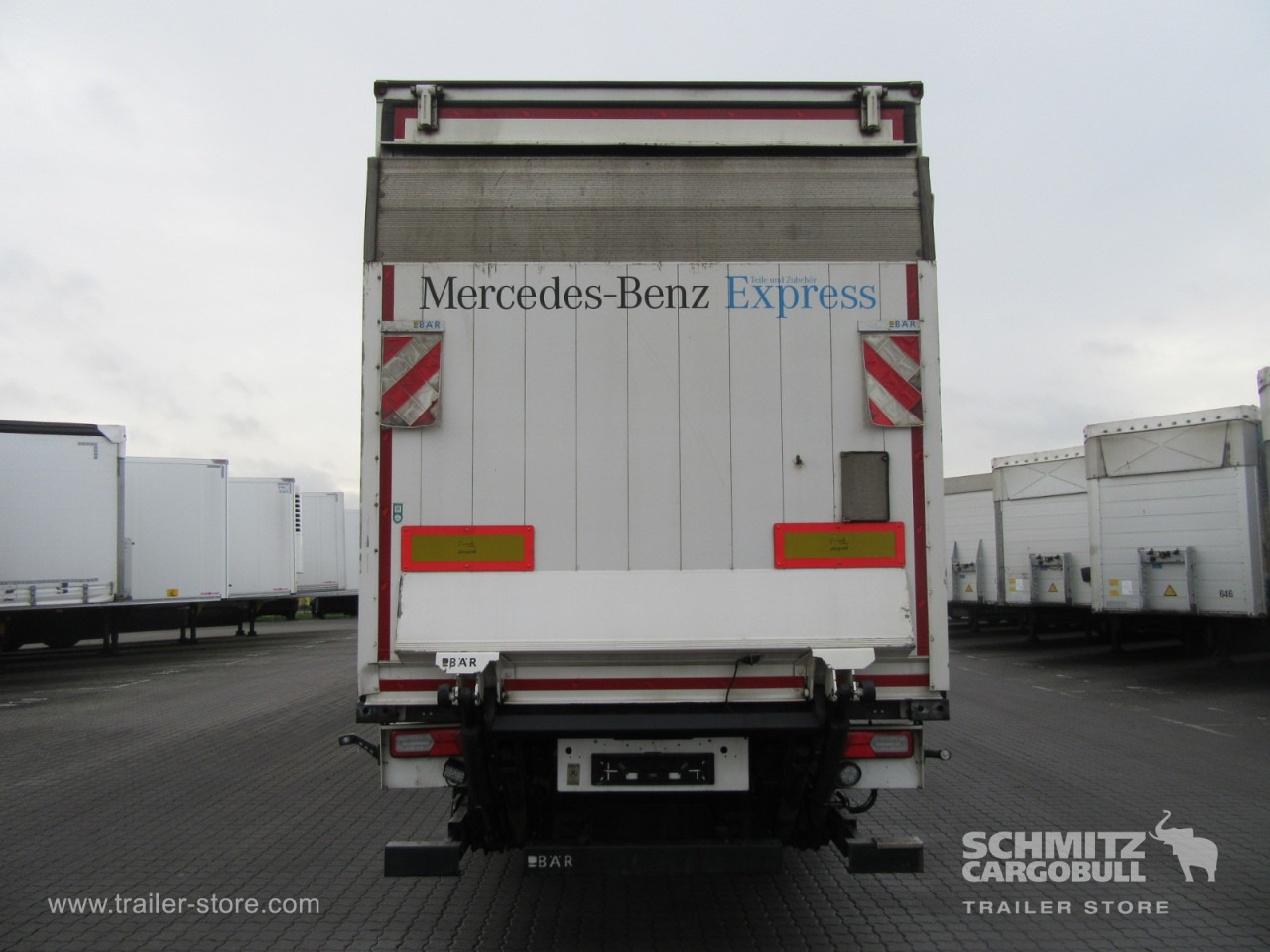 Closed box semi-trailer SCHMITZ Auflieger Trockenfrachtkoffer Standard Taillift: picture 9