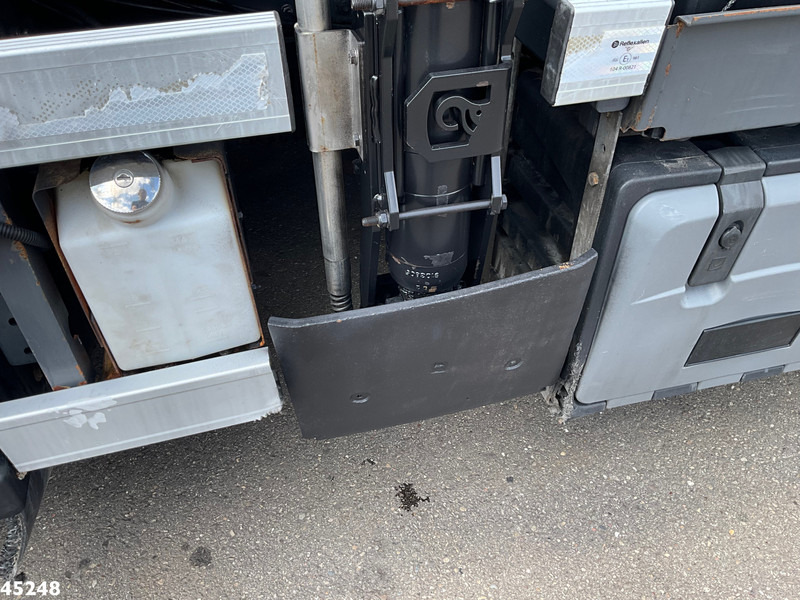 Garbage truck DAF FAN 75 CF 250 Hiab 21 Tonmeter laadkraan + weegsysteem: picture 9