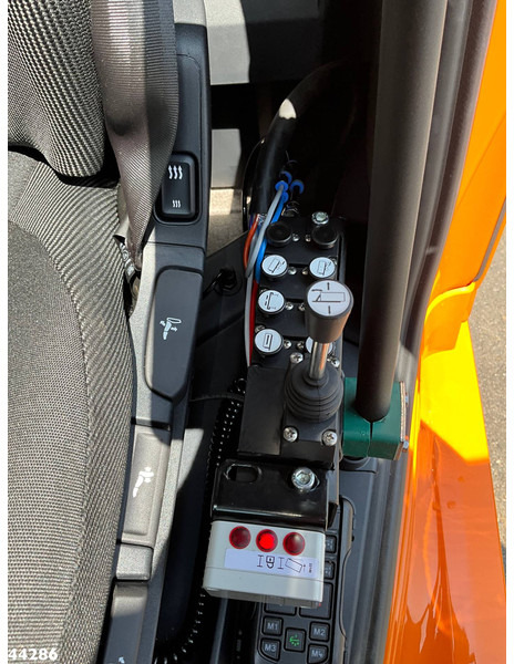 Hook lift truck DAF FAQ XD 450 VDL 30 Ton haakarmsysteem: picture 17