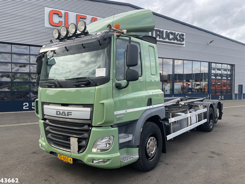 DAF FAR CF 370 Euro 6 VDL 21 Ton haakarmsysteem - Hook lift truck: picture 2 DAF FAR CF 370 Euro 6 VDL 21 Ton haakarmsysteem - Hook lift truck: picture 2