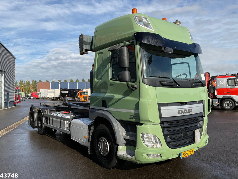 DAF FAS CF 440 Euro 6 VDL 21 Ton haakarmsysteem - Hook lift truck: picture 3 DAF FAS CF 440 Euro 6 VDL 21 Ton haakarmsysteem - Hook lift truck: picture 3