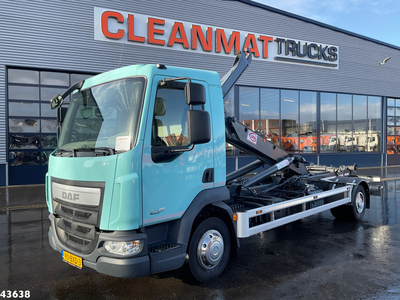 DAF LF 180 Euro 6 14 Ton haakarmsysteem - Hook lift truck: picture 1 DAF LF 180 Euro 6 14 Ton haakarmsysteem - Hook lift truck: picture 1