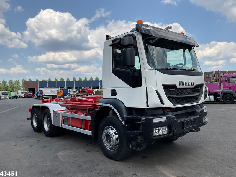 Iveco AD260T 6x4 Euro 6 AJK 20 haakarmsysteem - Hook lift truck: picture 3 Iveco AD260T 6x4 Euro 6 AJK 20 haakarmsysteem - Hook lift truck: picture 3