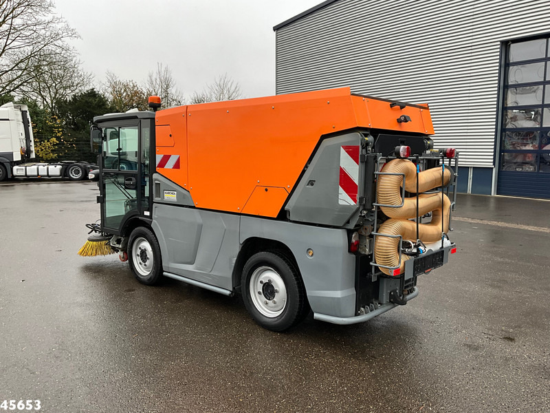 Kärcher MC 250 Just 16.579 km! - Road sweeper: picture 5 Kärcher MC 250 Just 16.579 km! - Road sweeper: picture 5