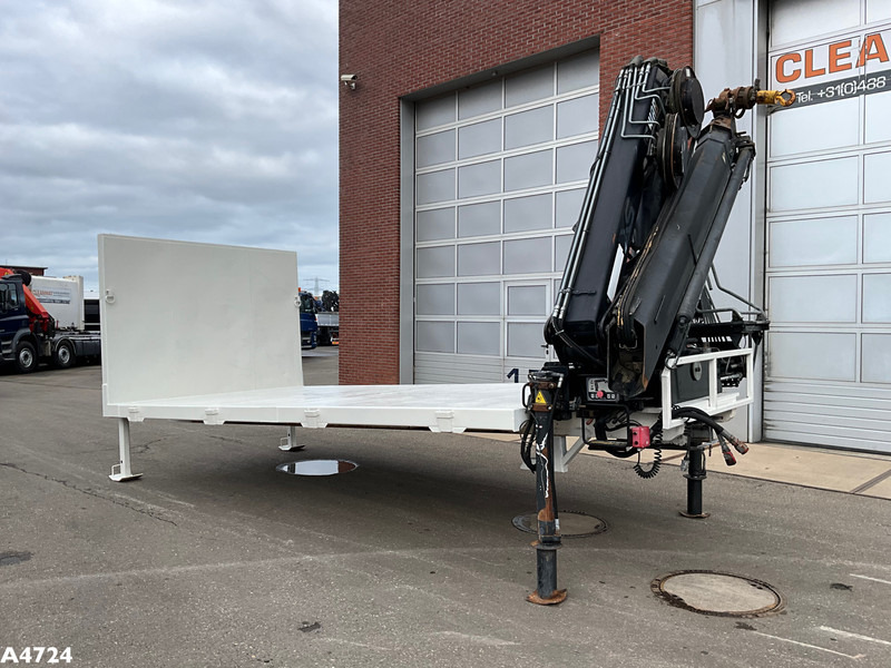 Laadplateau met Hiab 14 Tonmeter laadkraan - Roll-off container: picture 2 Laadplateau met Hiab 14 Tonmeter laadkraan - Roll-off container: picture 2