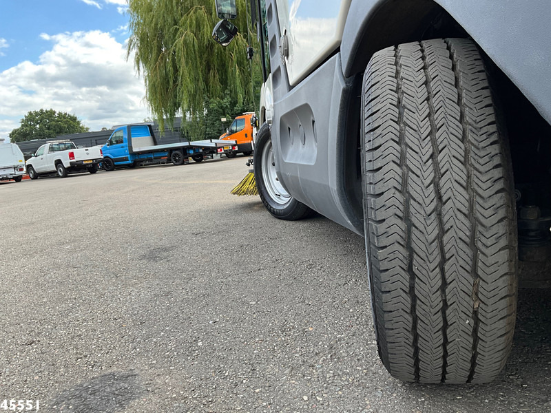 Road sweeper Mathieu MC 210 Azura Flex Euro 6: picture 9