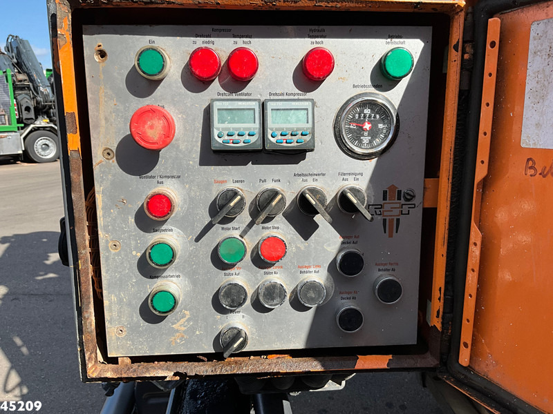 Vacuum truck Mercedes-Benz Actros 3336 6x4 RSP Saugbagger 7m³: picture 9 Vacuum truck Mercedes-Benz Actros 3336 6x4 RSP Saugbagger 7m³: picture 9