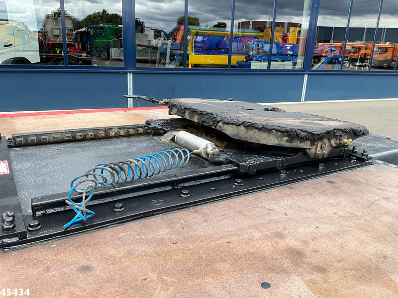 Crane truck Mercedes-Benz Arocs 3251 8x4 Euro 6 Retarder HMF 85 Tonmeter laadkraan Fly-Jib: picture 8