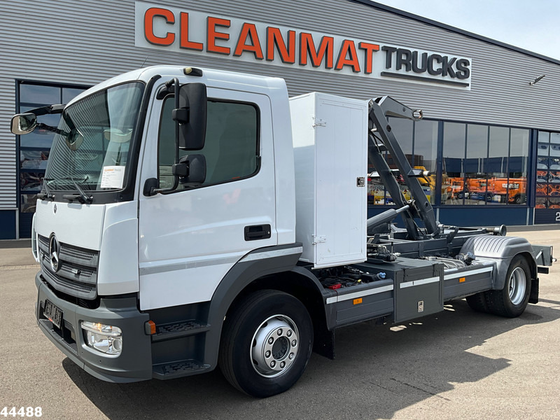 Mercedes-Benz Atego 1218 Euro 6 Manual 7 Ton haakarmsysteem - Hook lift truck: picture 1 Mercedes-Benz Atego 1218 Euro 6 Manual 7 Ton haakarmsysteem - Hook lift truck: picture 1