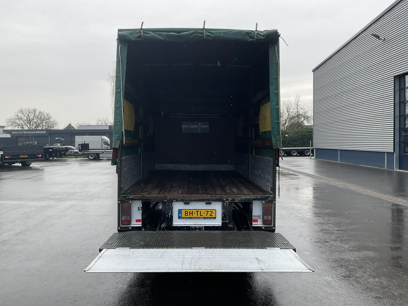 Mercedes-Benz Vario 812 D Manual - Curtainsider truck: picture 3 Mercedes-Benz Vario 812 D Manual - Curtainsider truck: picture 3