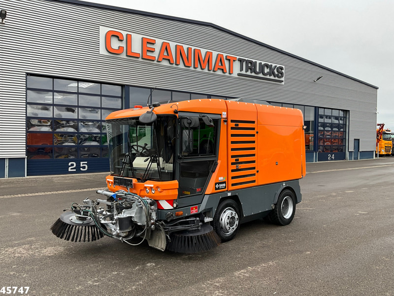 Ravo 580 with 3-rd brush - Road sweeper: picture 3 Ravo 580 with 3-rd brush - Road sweeper: picture 3