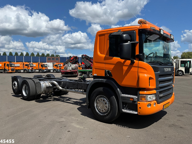 Scania P 280 6x2 Chassis Cabine with PTO Just 218.646 km! - Cab chassis truck: picture 5 Scania P 280 6x2 Chassis Cabine with PTO Just 218.646 km! - Cab chassis truck: picture 5