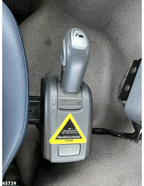 Hook lift truck Volvo FM 330 6x4 Hiab 21 Ton haakarmsysteem Just 35.598 Km!: picture 12