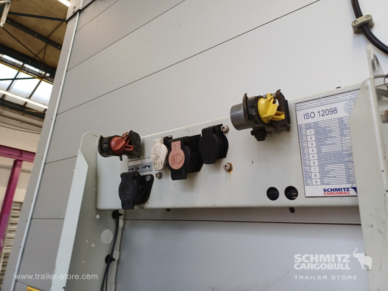 SCHMITZ Auflieger Curtainsider Standard - Curtainsider semi-trailer: picture 2 SCHMITZ Auflieger Curtainsider Standard - Curtainsider semi-trailer: picture 2
