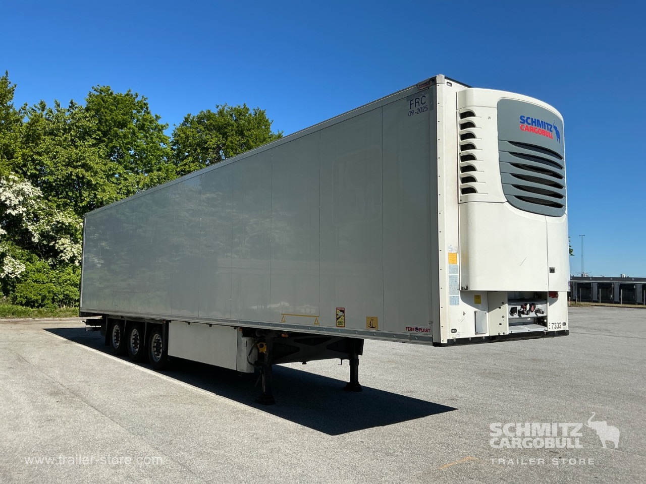 SCHMITZ Reefer Meat hanging system - Isothermal semi-trailer: picture 1 SCHMITZ Reefer Meat hanging system - Isothermal semi-trailer: picture 1