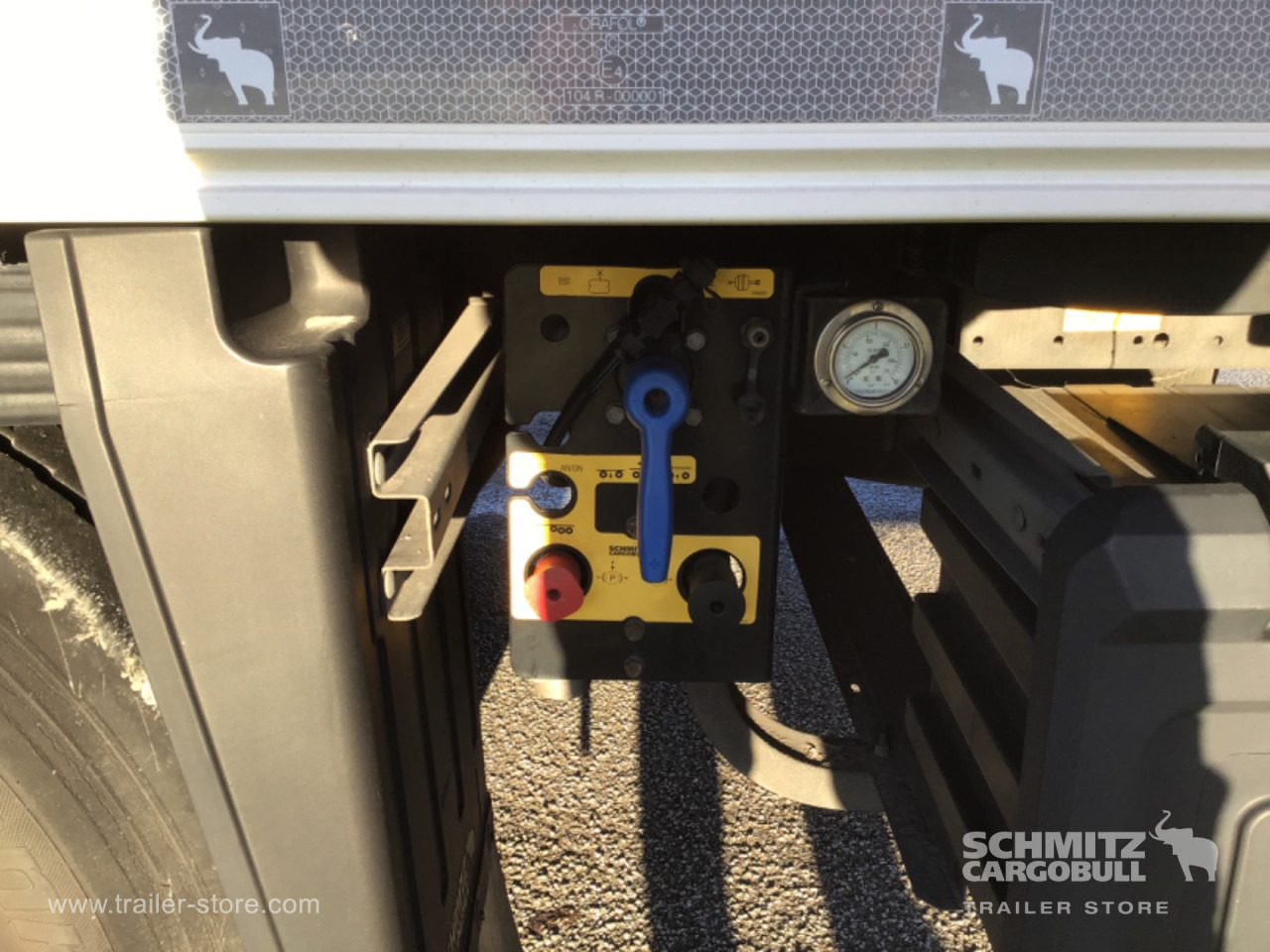 SCHMITZ Reefer Standard Double deck - Isothermal semi-trailer: picture 3 SCHMITZ Reefer Standard Double deck - Isothermal semi-trailer: picture 3