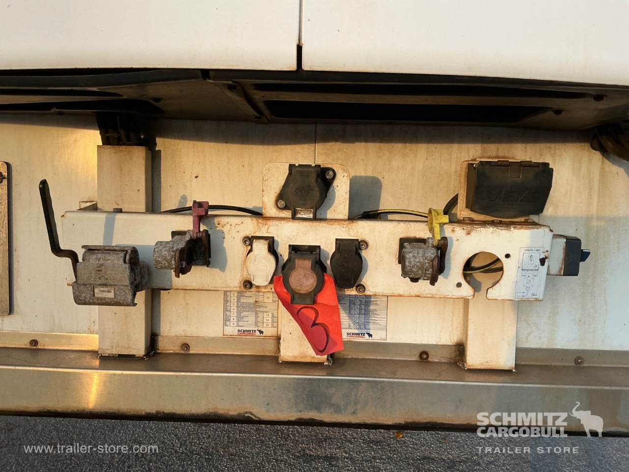 SCHMITZ Reefer Standard Double deck - Isothermal semi-trailer: picture 4 SCHMITZ Reefer Standard Double deck - Isothermal semi-trailer: picture 4