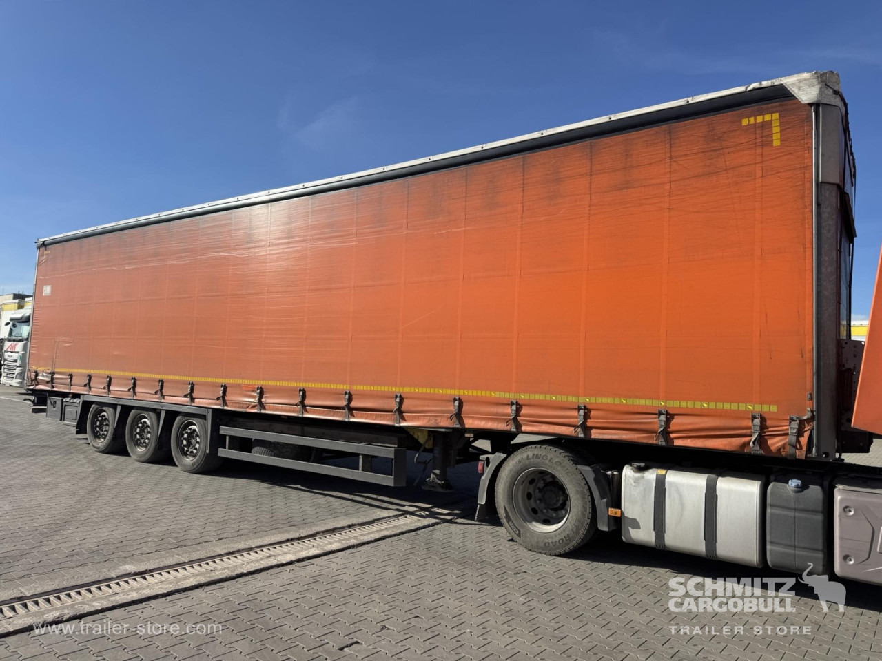 SCHMITZ Curtainsider Mega - Curtainsider semi-trailer: picture 1 SCHMITZ Curtainsider Mega - Curtainsider semi-trailer: picture 1