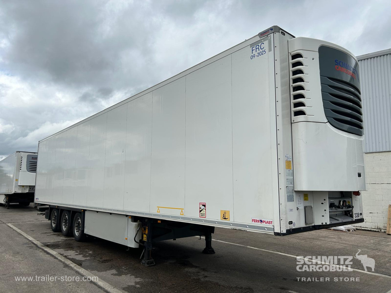 SCHMITZ Reefer Meat hanging system - Isothermal semi-trailer: picture 1 SCHMITZ Reefer Meat hanging system - Isothermal semi-trailer: picture 1