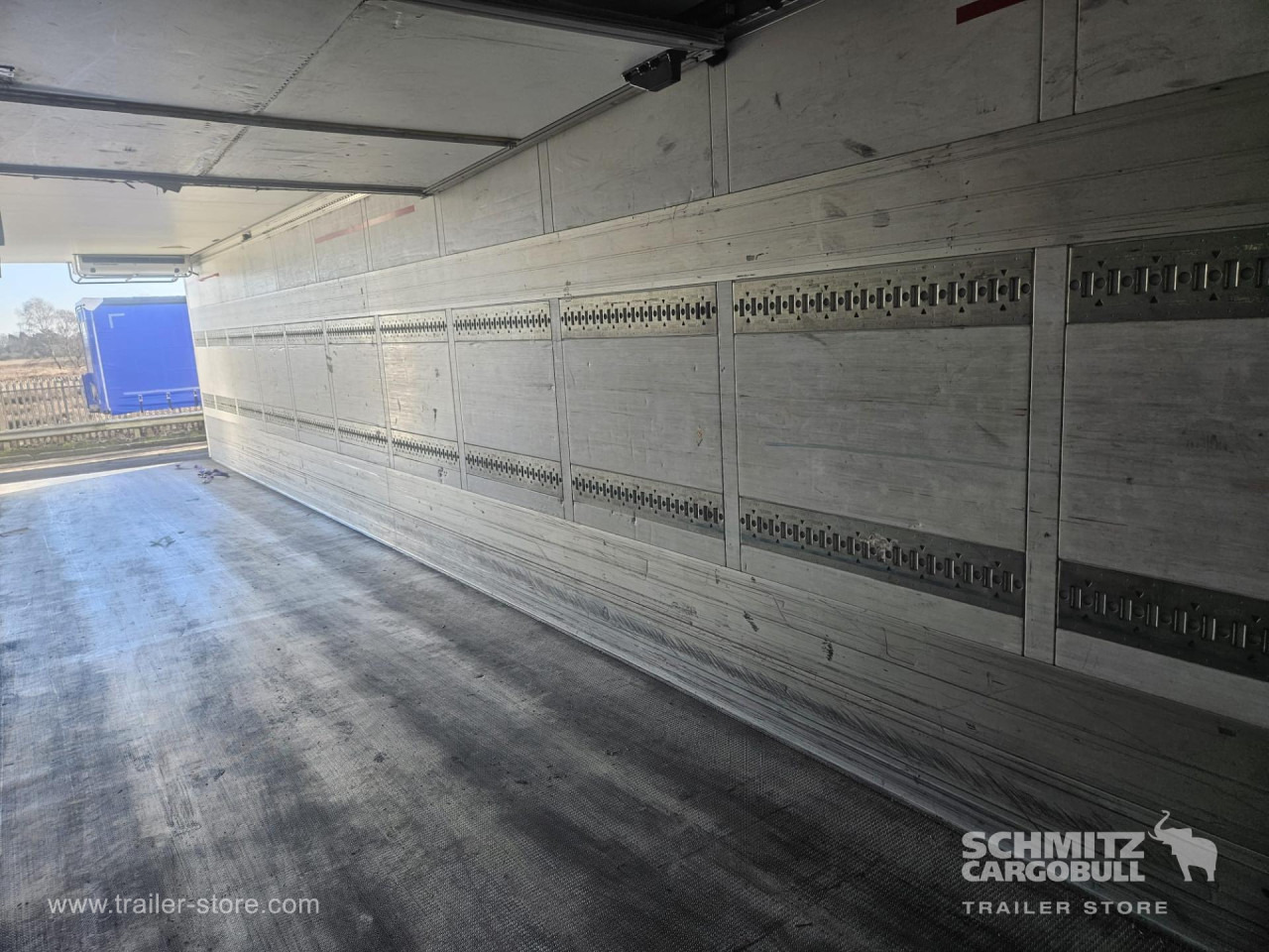 SCHMITZ Reefer Multitemp - Isothermal semi-trailer: picture 4 SCHMITZ Reefer Multitemp - Isothermal semi-trailer: picture 4
