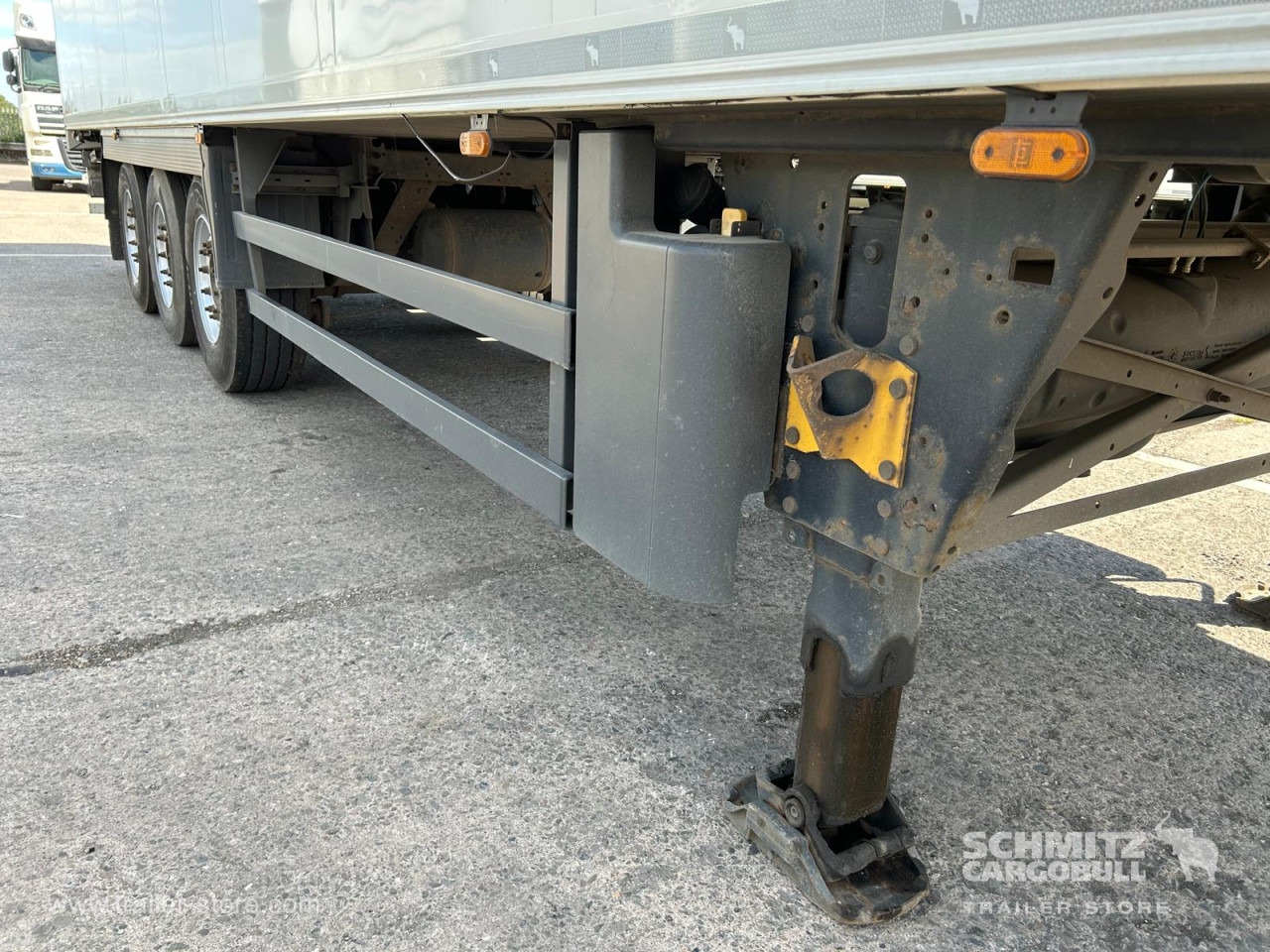 SCHMITZ Reefer Multitemp - Isothermal semi-trailer: picture 4 SCHMITZ Reefer Multitemp - Isothermal semi-trailer: picture 4