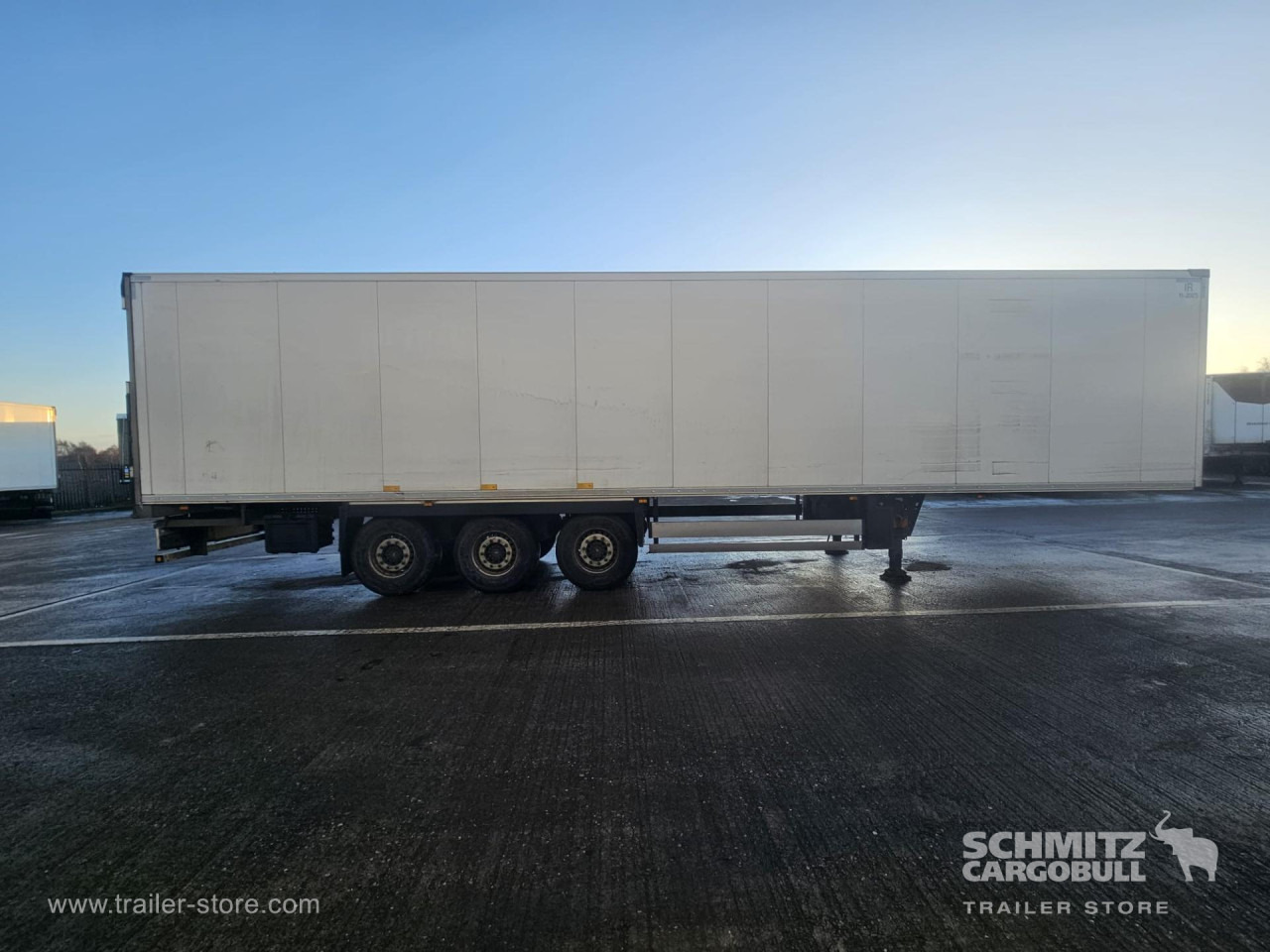 SCHMITZ Reefer Multitemp - Isothermal semi-trailer: picture 2 SCHMITZ Reefer Multitemp - Isothermal semi-trailer: picture 2