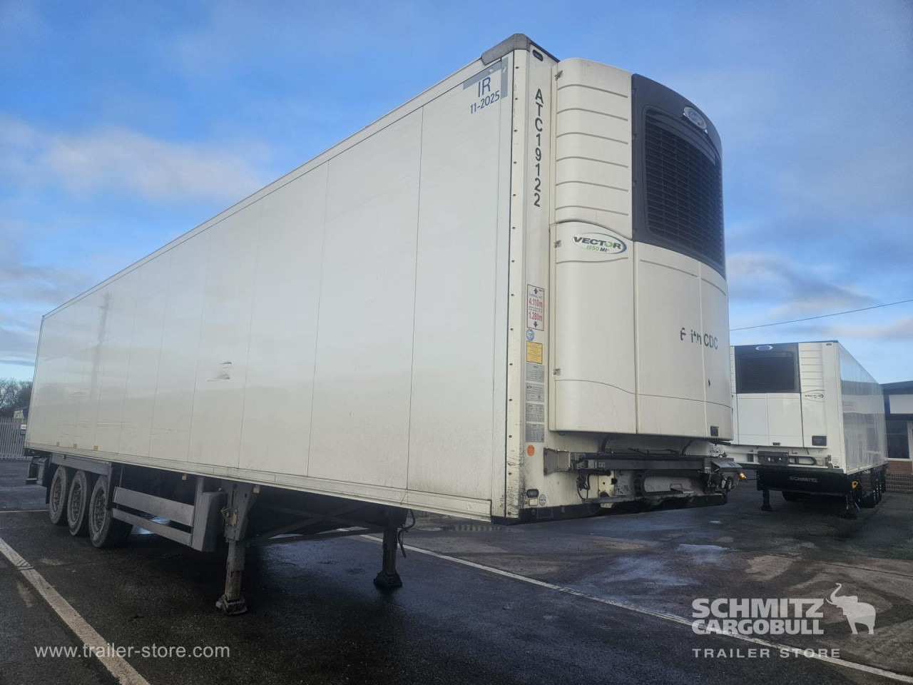 SCHMITZ Reefer Multitemp - Isothermal semi-trailer: picture 1 SCHMITZ Reefer Multitemp - Isothermal semi-trailer: picture 1