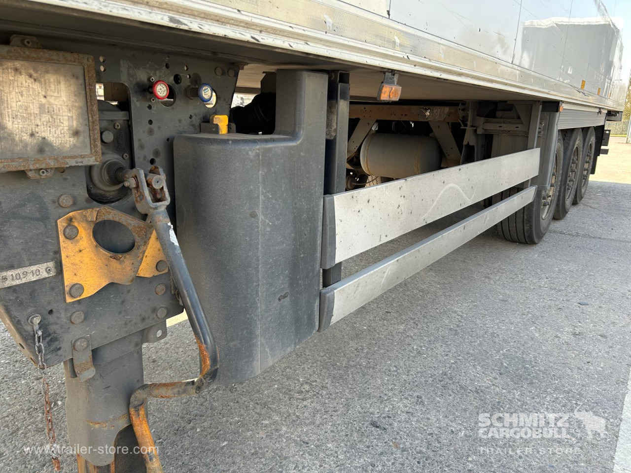 SCHMITZ Reefer Multitemp - Isothermal semi-trailer: picture 3 SCHMITZ Reefer Multitemp - Isothermal semi-trailer: picture 3