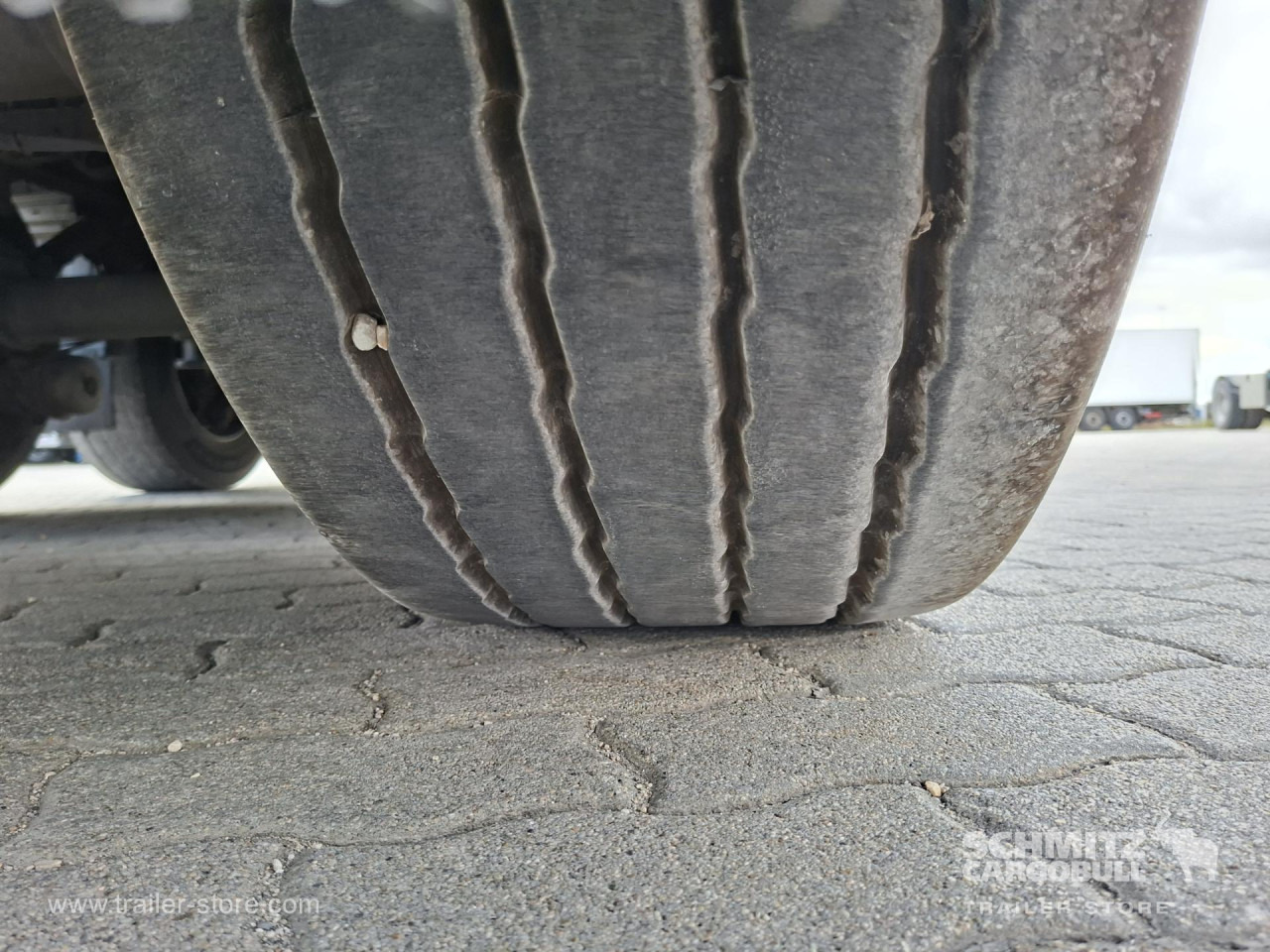 SCHMITZ Reefer Multitemp - Isothermal semi-trailer: picture 3 SCHMITZ Reefer Multitemp - Isothermal semi-trailer: picture 3