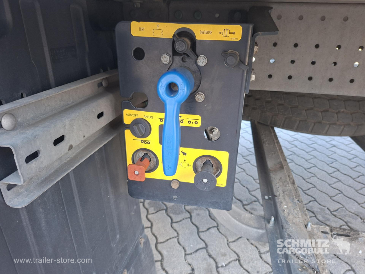 Isothermal semi-trailer SCHMITZ Reefer Multitemp: picture 7