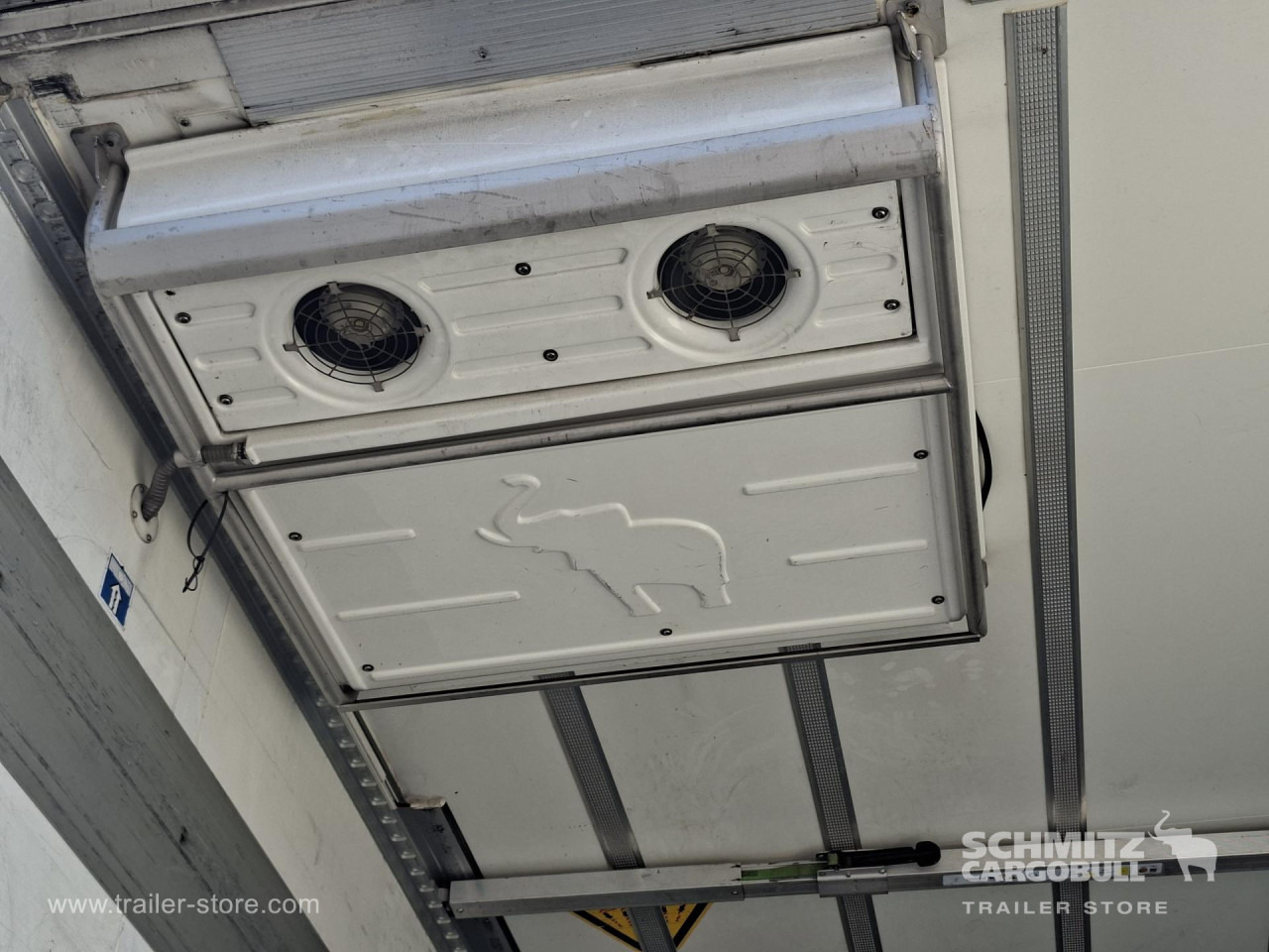 SCHMITZ Reefer Multitemp - Isothermal semi-trailer: picture 4 SCHMITZ Reefer Multitemp - Isothermal semi-trailer: picture 4
