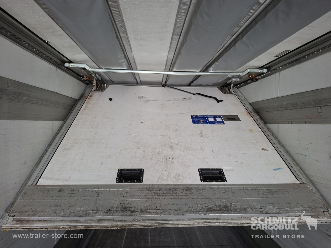 SCHMITZ Reefer Multitemp - Isothermal semi-trailer: picture 3 SCHMITZ Reefer Multitemp - Isothermal semi-trailer: picture 3