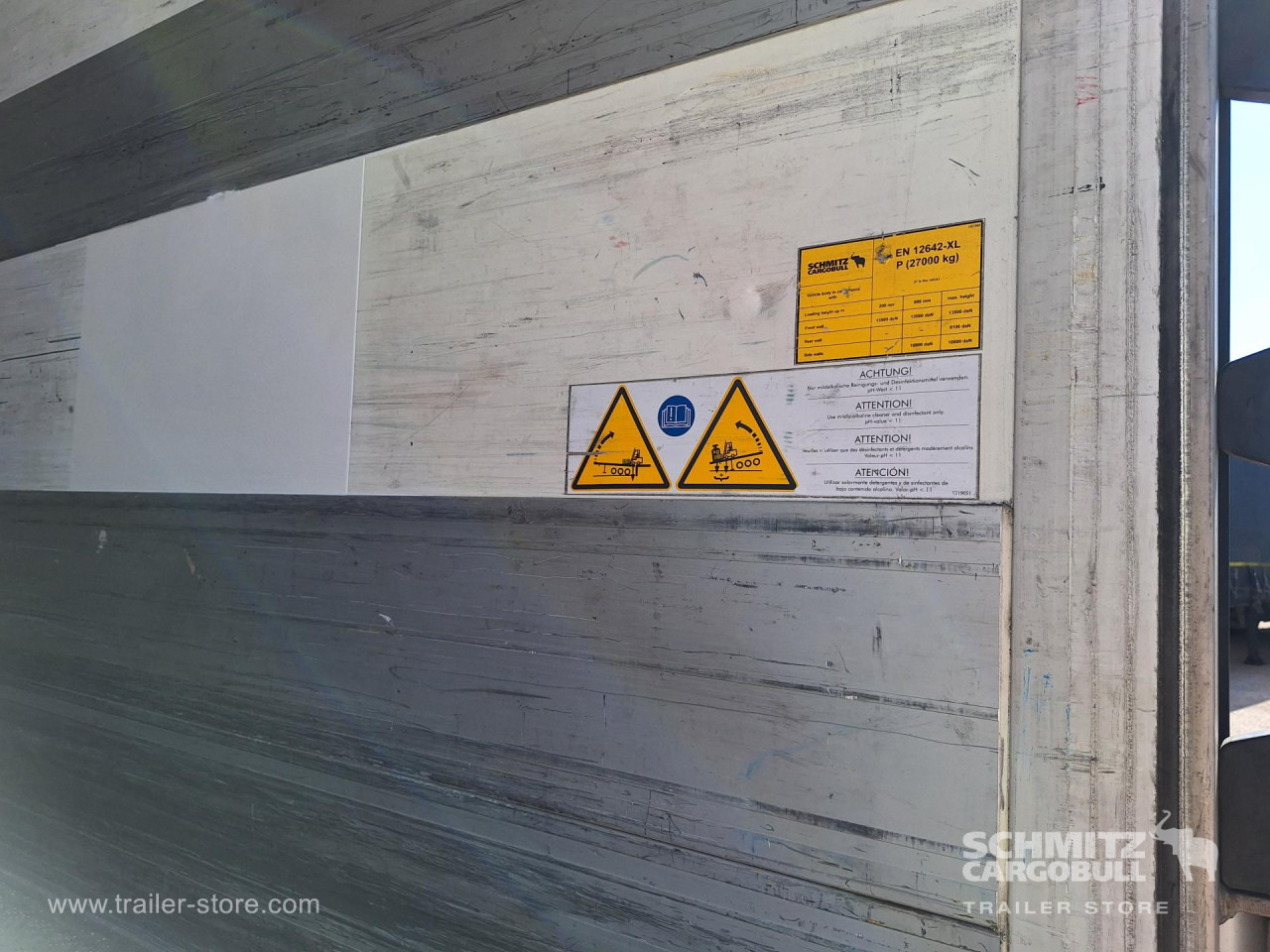 SCHMITZ Reefer Standard - Isothermal semi-trailer: picture 2 SCHMITZ Reefer Standard - Isothermal semi-trailer: picture 2