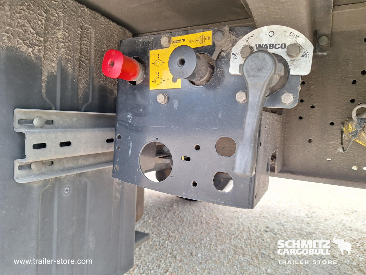 SCHMITZ Tolóponyva Mega - Curtainsider semi-trailer: picture 3 SCHMITZ Tolóponyva Mega - Curtainsider semi-trailer: picture 3