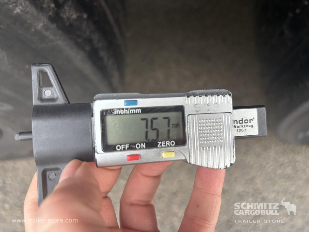 KRONE Curtainsider Standard - Curtainsider semi-trailer: picture 4 KRONE Curtainsider Standard - Curtainsider semi-trailer: picture 4