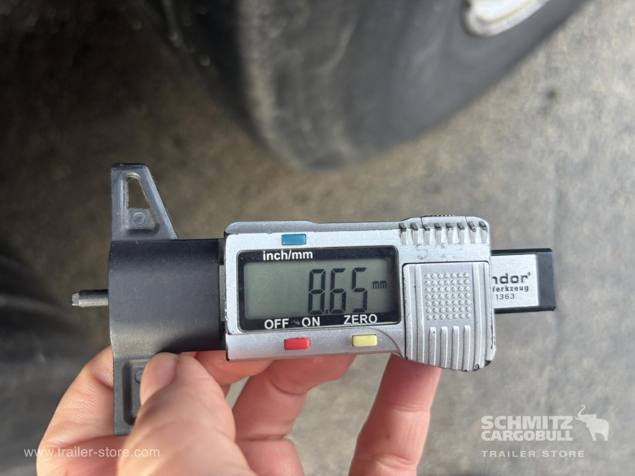 SCHMITZ Curtainsider Standard - Curtainsider semi-trailer: picture 4 SCHMITZ Curtainsider Standard - Curtainsider semi-trailer: picture 4