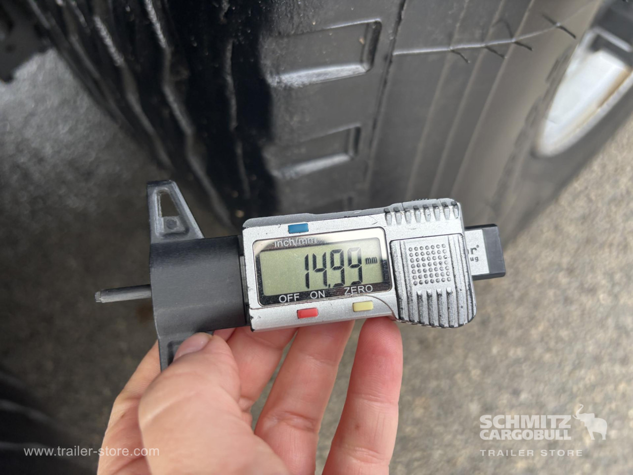 SCHMITZ Curtainsider Standard - Curtainsider semi-trailer: picture 3 SCHMITZ Curtainsider Standard - Curtainsider semi-trailer: picture 3