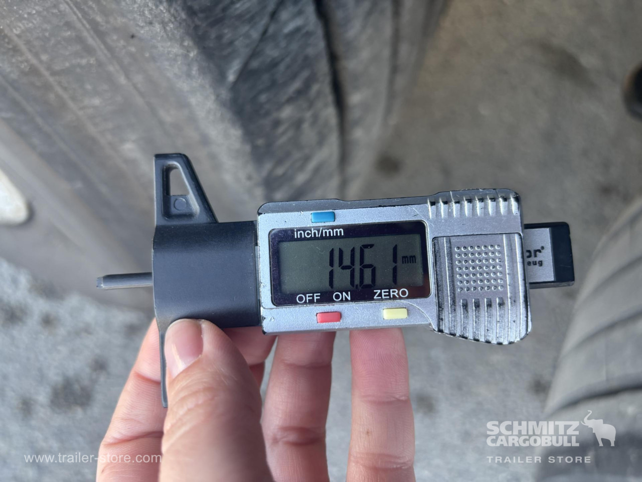 SCHMITZ Curtainsider Standard - Curtainsider semi-trailer: picture 4 SCHMITZ Curtainsider Standard - Curtainsider semi-trailer: picture 4